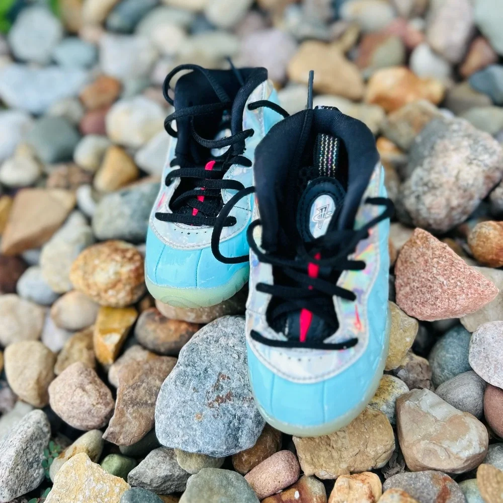 Nike Blue and Black Sneakers Athletic Casual - Picture 1 of 3